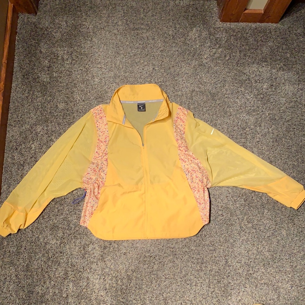 Nike Women’s Running Jacket/Windbreaker, Size Medium